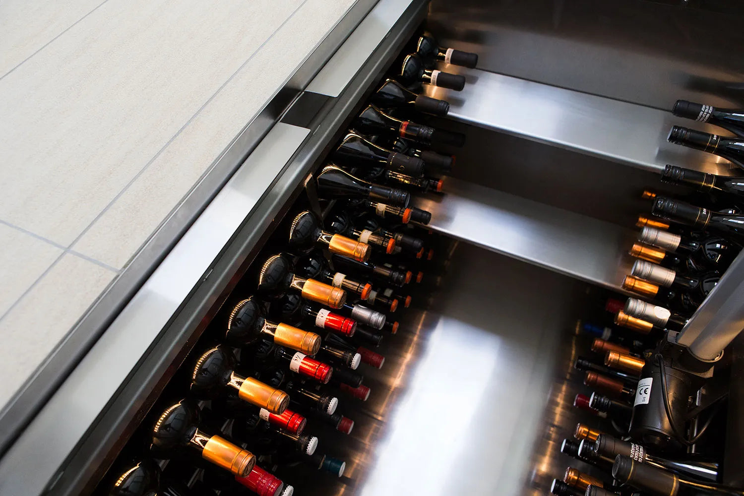 Vinorage wine cellar 140 bottles