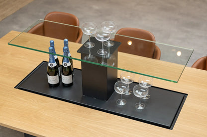 Vinorage tafel met ingebouwde bar