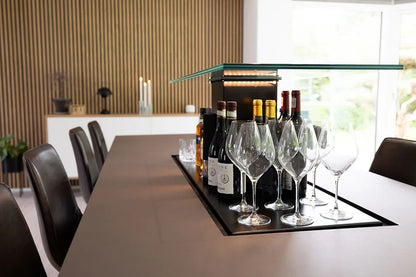 Vinorage tafel met ingebouwde bar